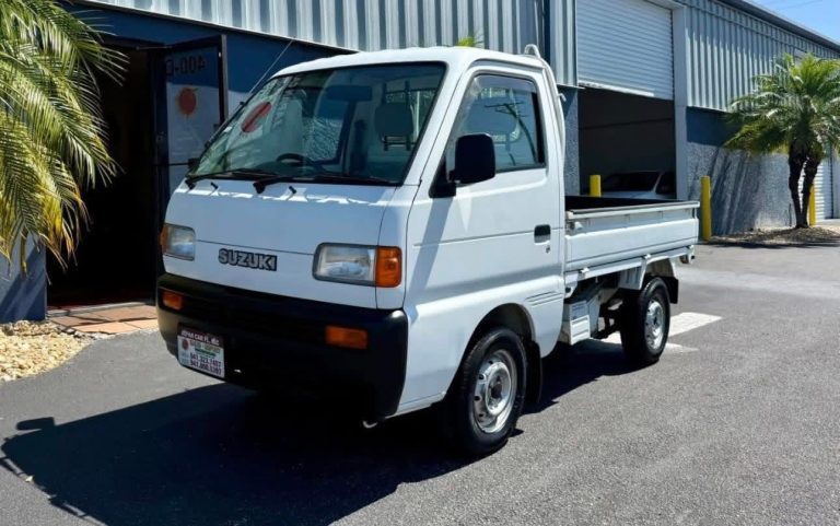 1997 Suzuki Carry Dump Kei Truck – 4WD, Dump Bed, Low Miles - Image 4