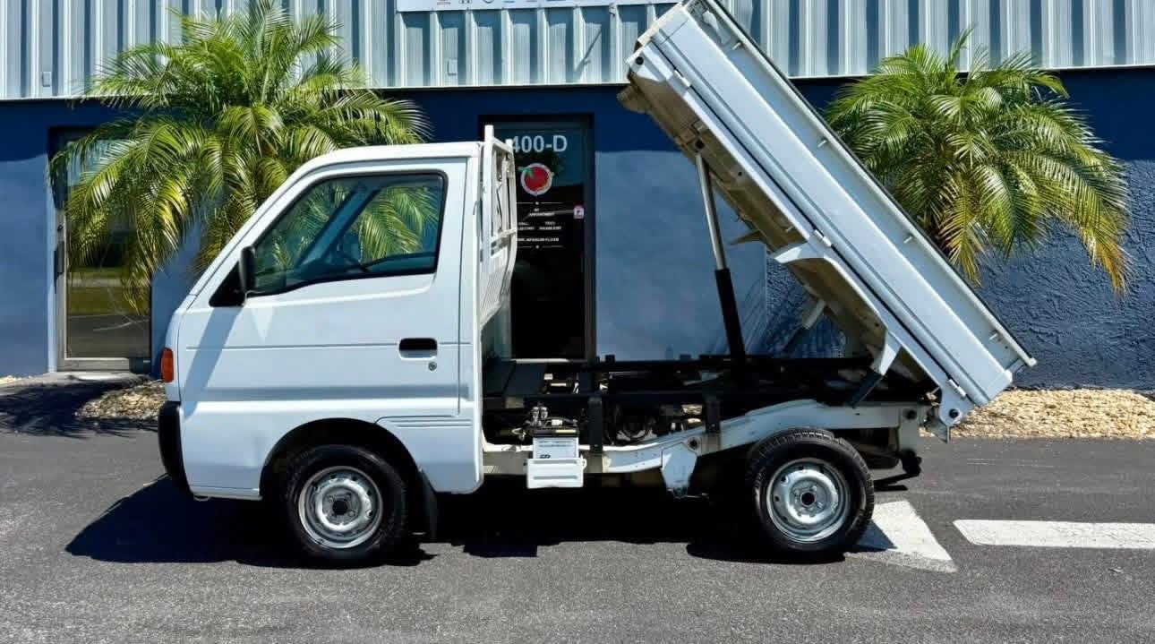 1997 Suzuki Carry Dump Kei Truck – 4WD, Dump Bed, Low Miles - Image 5